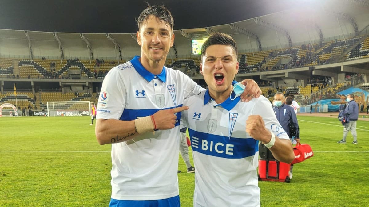 Universidad Católica dio el primer paso al pentacampeonato