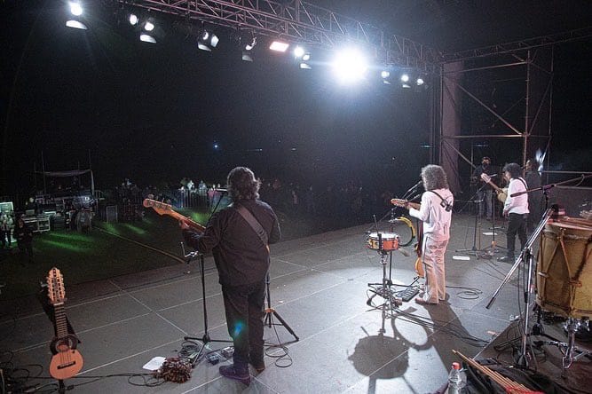 “Abren mall para cuidar sus negocios, pero cierran espacios de cultura”: Illapu tras sumario sanitario a su show