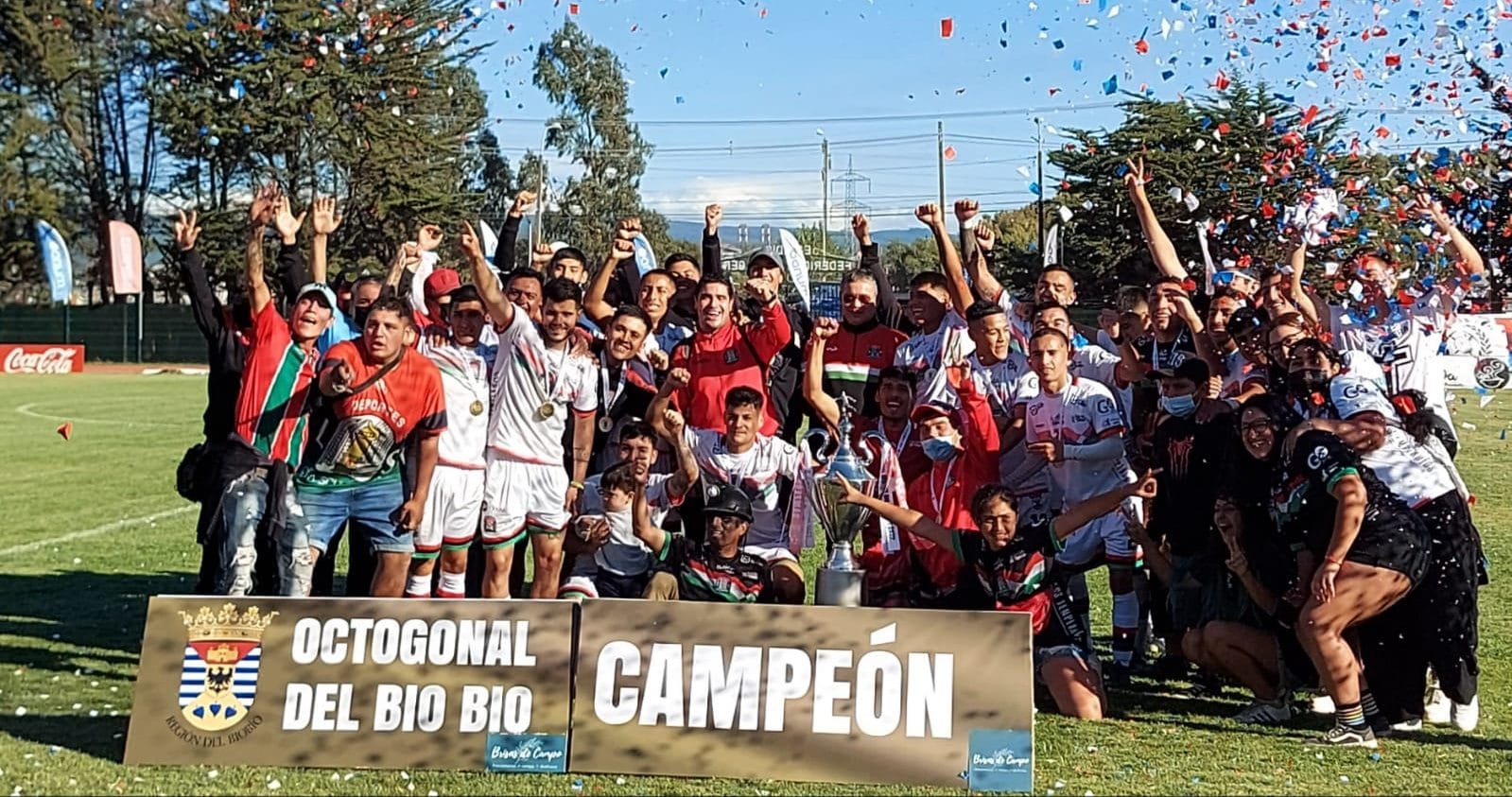 Lota Schwager clama por recursos para seguir en competencia
