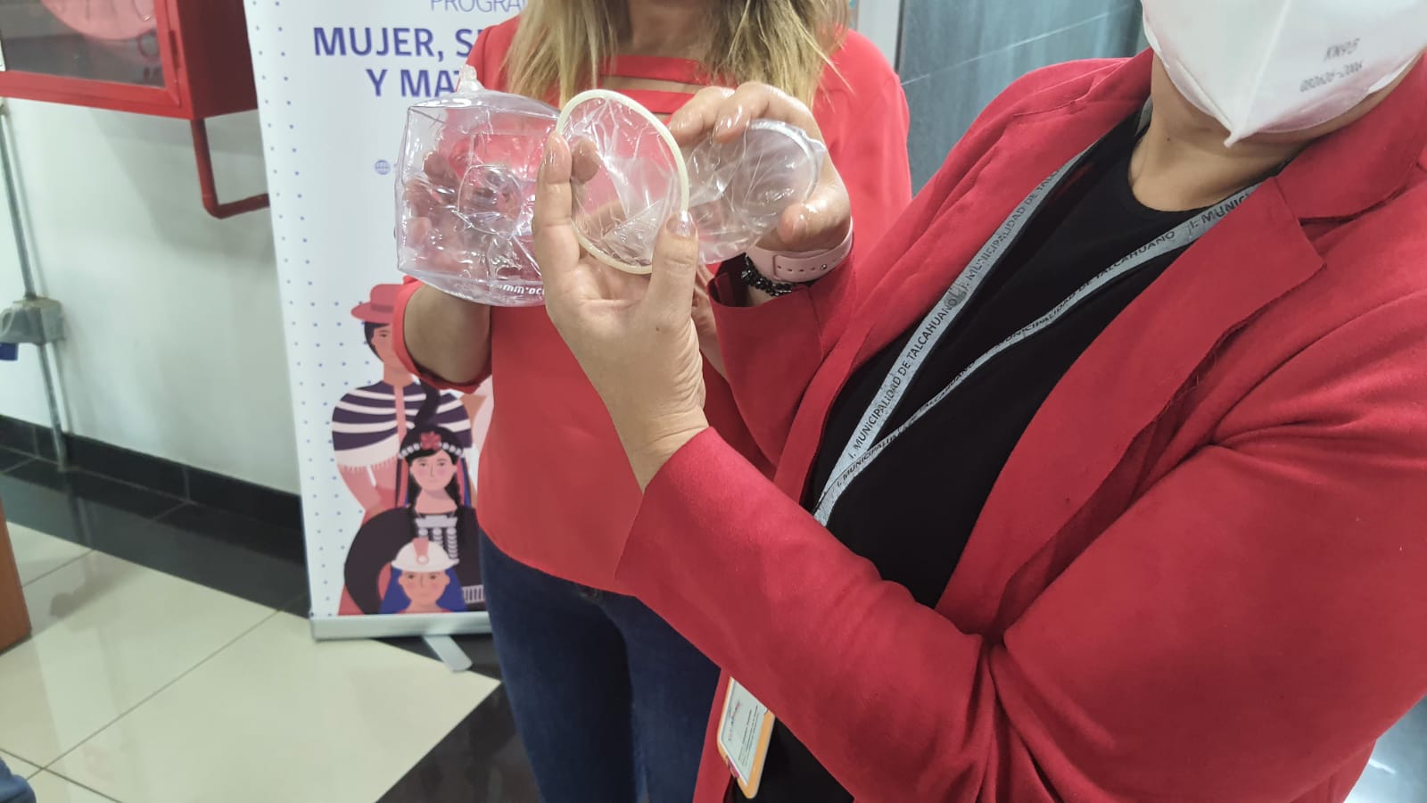 Instalan dispensadores de condones femeninos gratis en Talcahuano