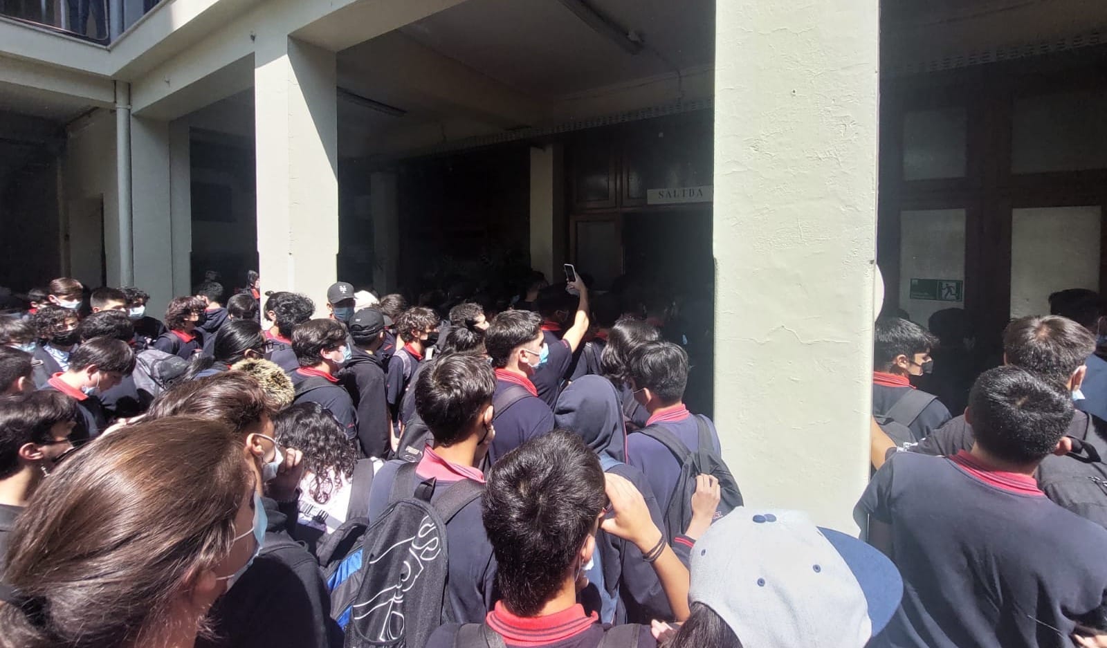 Alumnas marcharon denunciando filtración de fotos íntimas entre estudiantes