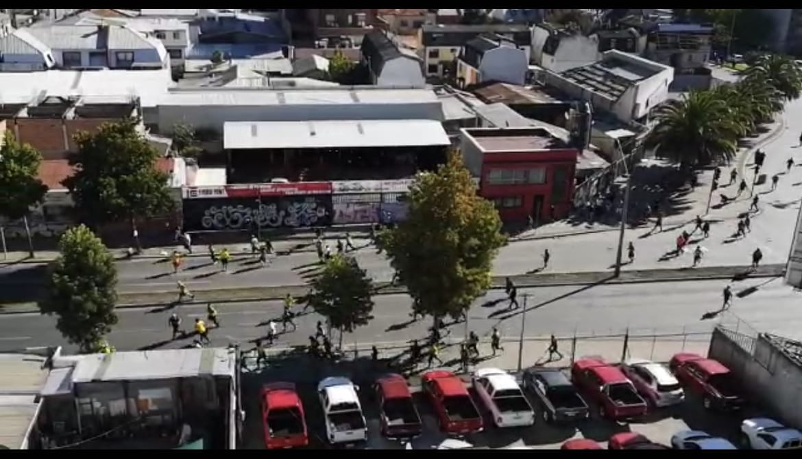 Hinchas de Deportes Concepción y Fernández Vial se enfrentaron en pleno centro