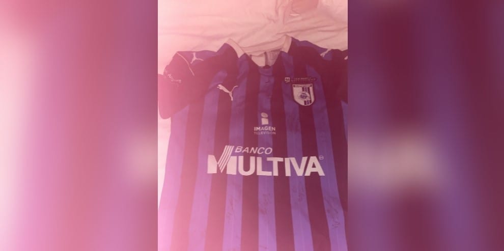 Niño entregó su camiseta a hincha de Atlas para que pudiera escapar del estadio