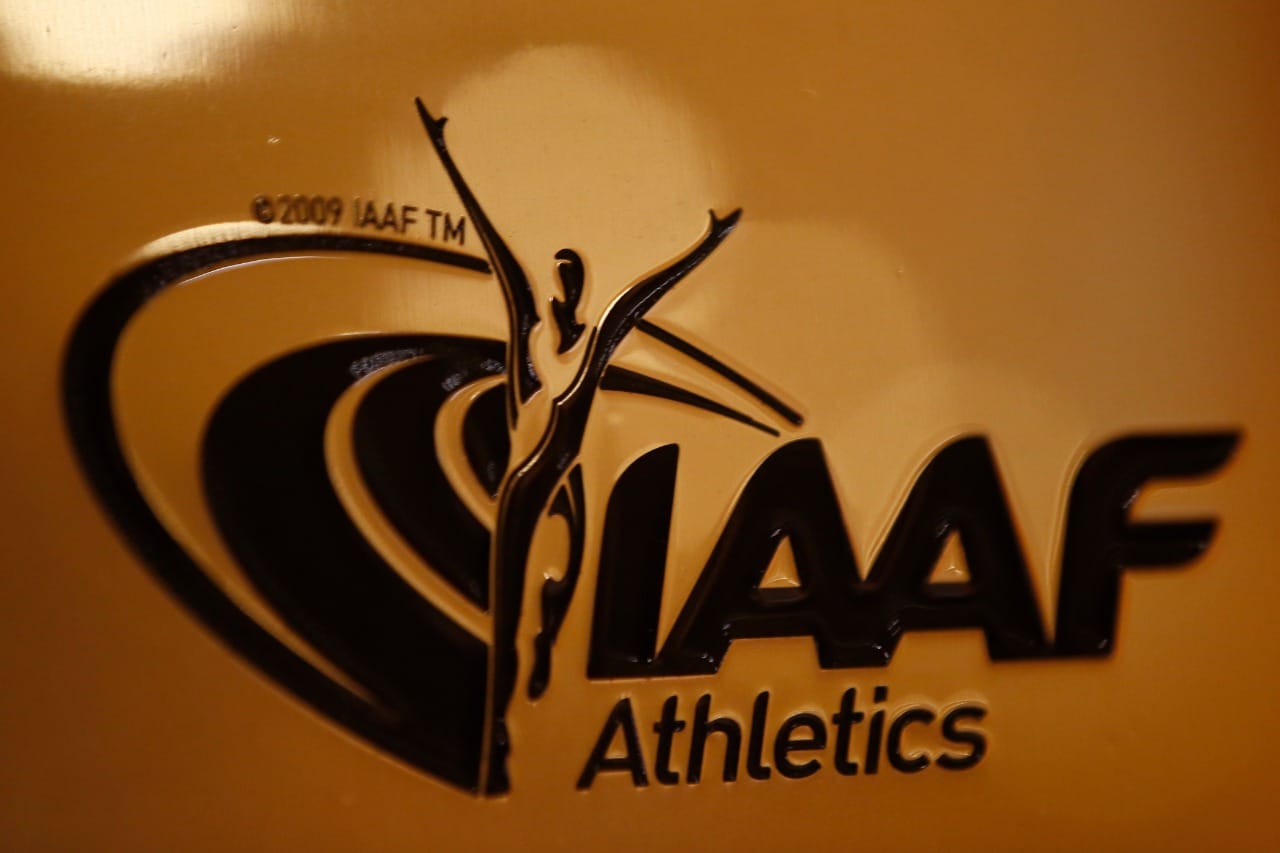 El atletismo mundial sanciona a atletas rusos y bielorrusos