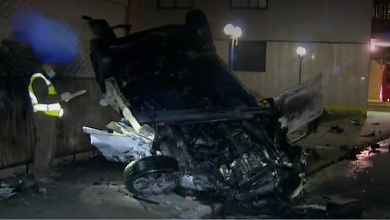 Conductor murió tras volcar mientras huía de Carabineros: Chocó con edificio de alcaldesa