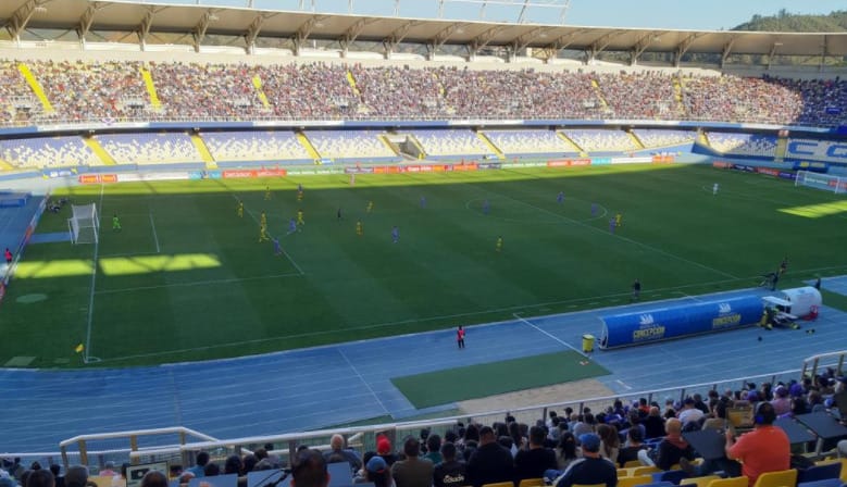Fuegos artificiales durante clásico entre el Vial y el Conce estaban ocultos en el baño del estadio