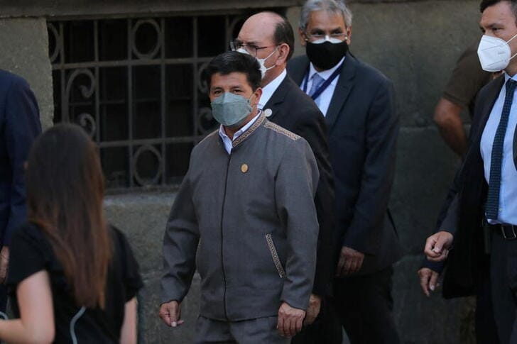 Congreso peruano aprueba iniciar proceso de juicio político contra el presidente Castillo