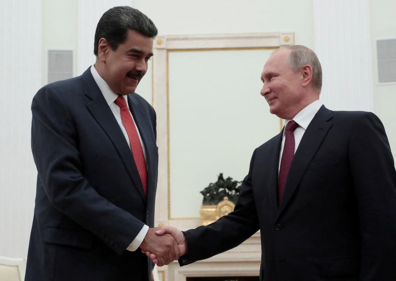 Petrolera rusa intenta transferir activos en Venezuela ante las sanciones de Occidente