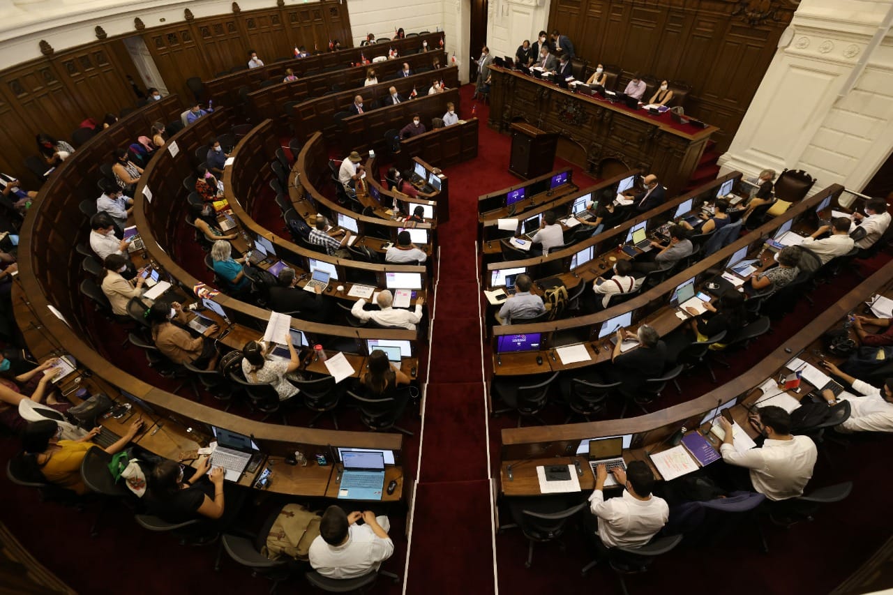 Pleno de la Convención aprobó normas sobre educación gratuita universal y la creación de Sistema Nacional de Salud