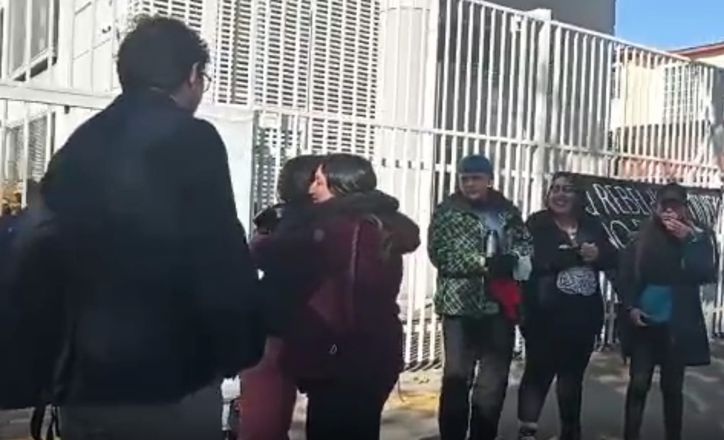 Tribunal absuelve a mujer acusada de parricidio en Tomé: Justicia reconoció legítima defensa
