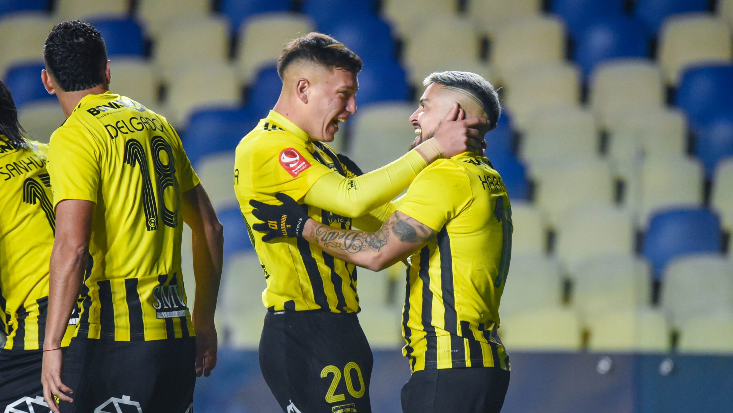 Kevin Harbottle recuperó el instinto goleador en Fernández Vial