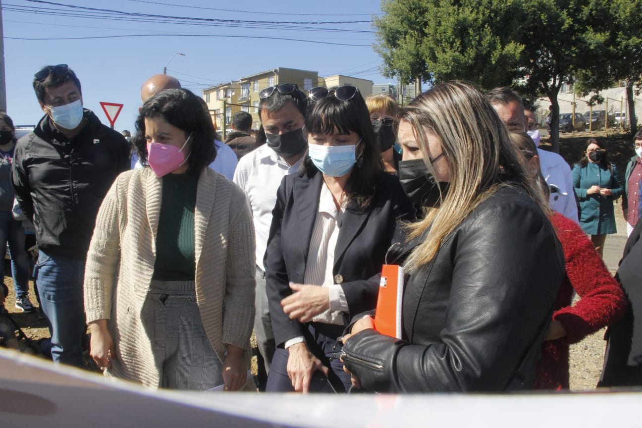 Comprometen soluciones para vecinos del Mirador del Pacífico en Talcahuano