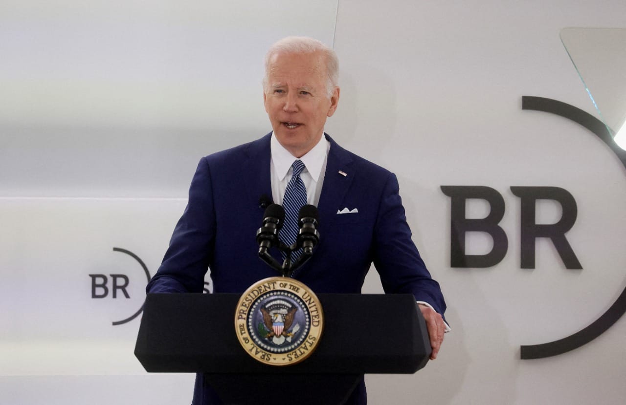 Biden buscaría dar más ayuda militar a Ucrania