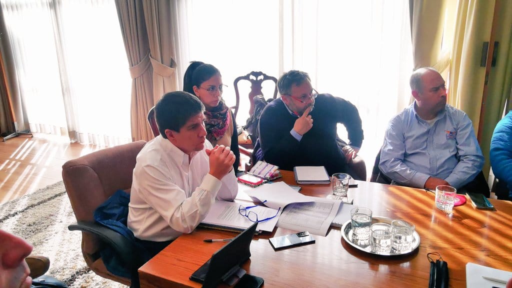 Gobierno valora mesa de trabajo con agrupación de transportistas en Los Ángeles