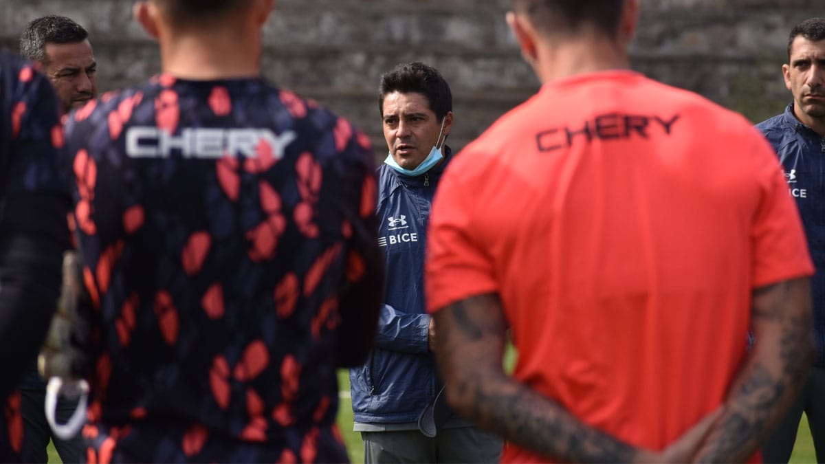 El inédito cuerpo técnico que liderará la UC para el clásico ante Colo Colo