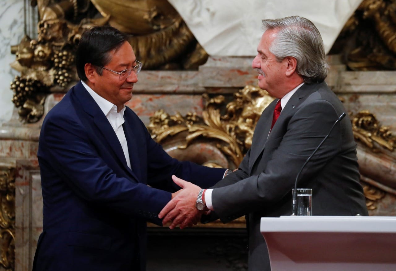 Argentina firma acuerdo clave con Bolivia para aumentar importaciones de gas