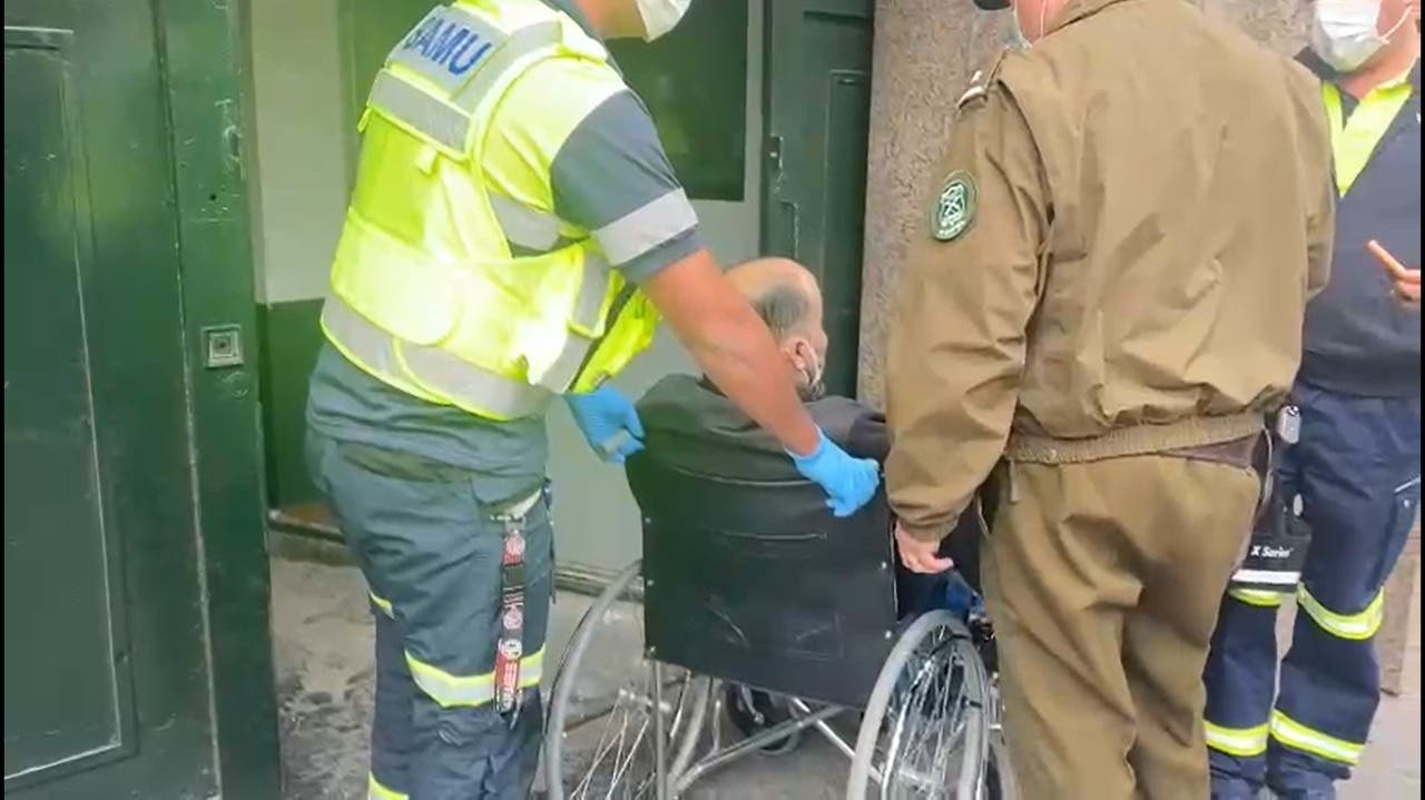 Hombre en silla de ruedas intentó quemarse a lo bonzo frente a La Moneda