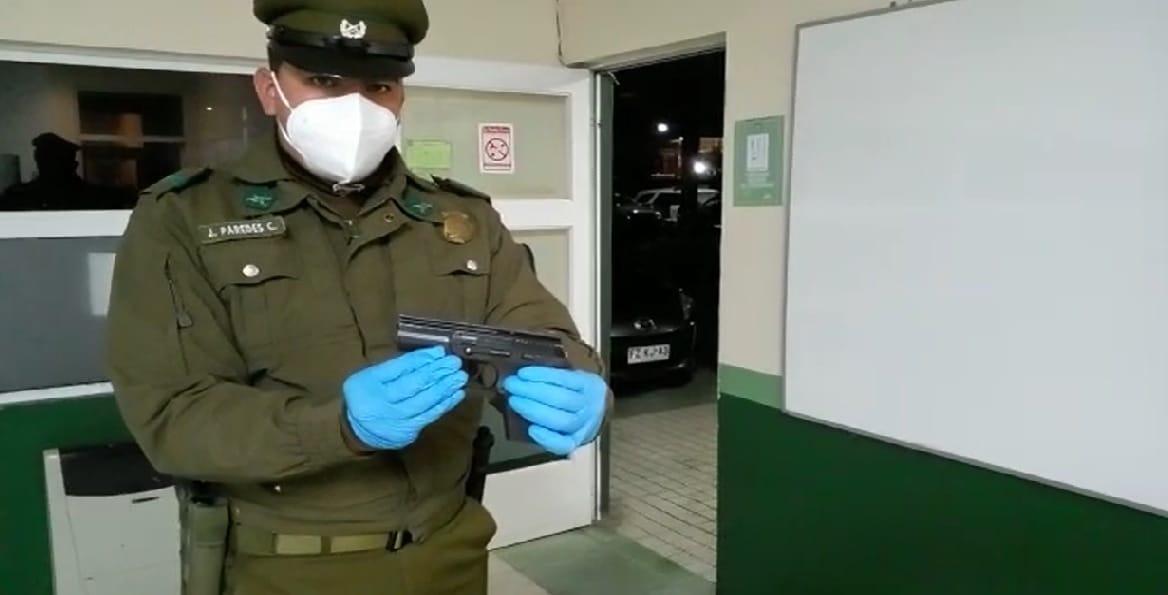Carabineros detiene a joven en San Pedro de la Paz por porte ilegal de armas