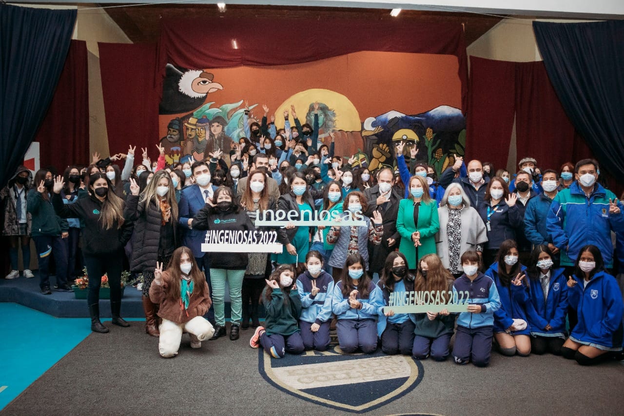 Carmen Gloria Jiménez, primera latinoamericana capacitada por la NASA, invitó a niñas del Biobío a sumarse a las ciencias y la tecnología