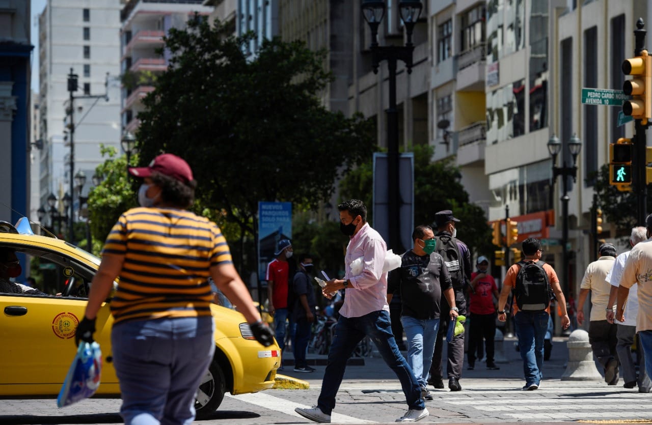 No más mascarillas en Ecuador: Eliminan uso obligatorio en espacios abiertos y cerrados