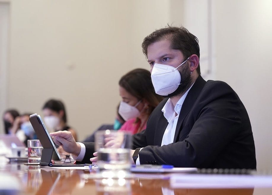 Boric es el mandatario peor evaluado por Cadem durante sus primeras tres semanas desde 2014