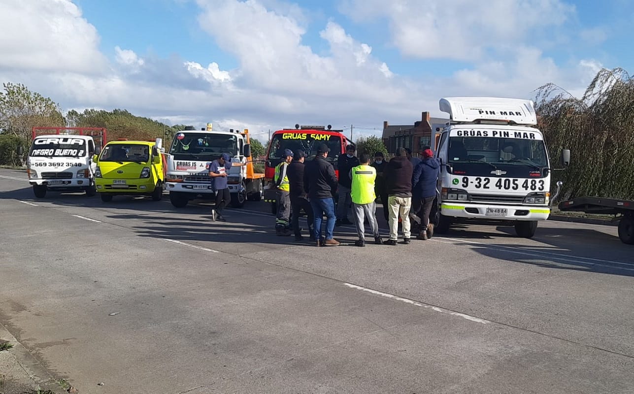 Operadores de grúas de Concepción se cuelgan de paro de camioneros con “propias quejas”