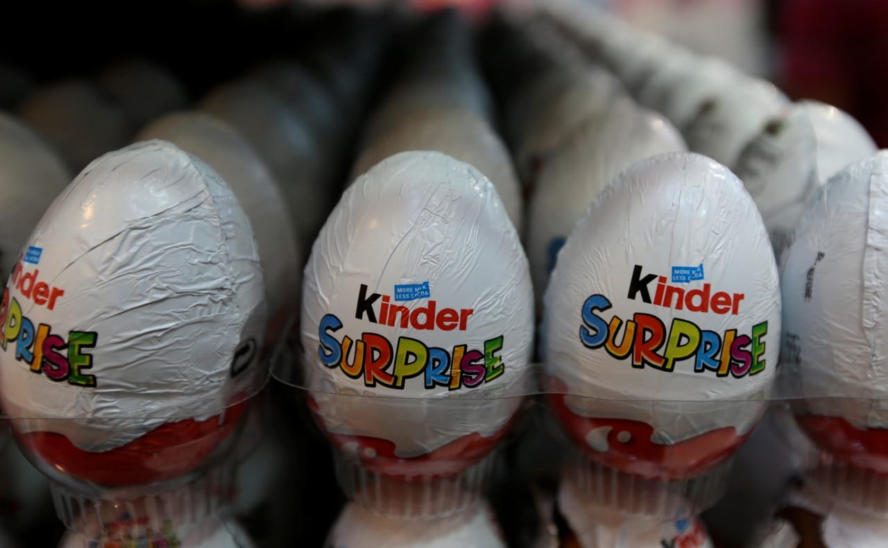 Preocupación por decenas de niños intoxicados tras consumir huevos de chocolate Kinder