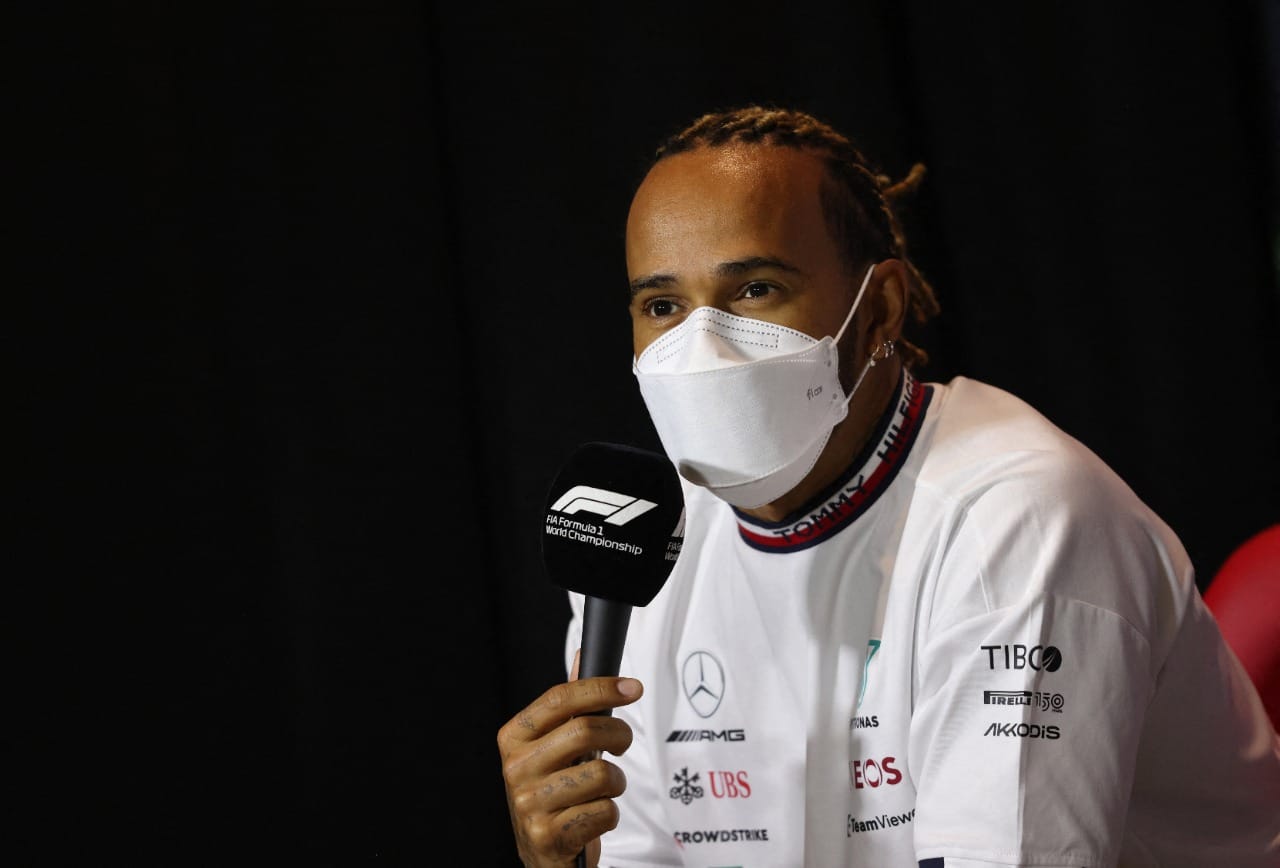 El complejo panorama del piloto británico Lewis Hamilton
