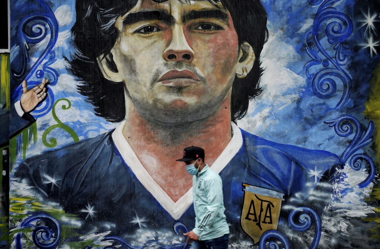 La “Mano de Dios” de Maradona será parte de un suculento remate
