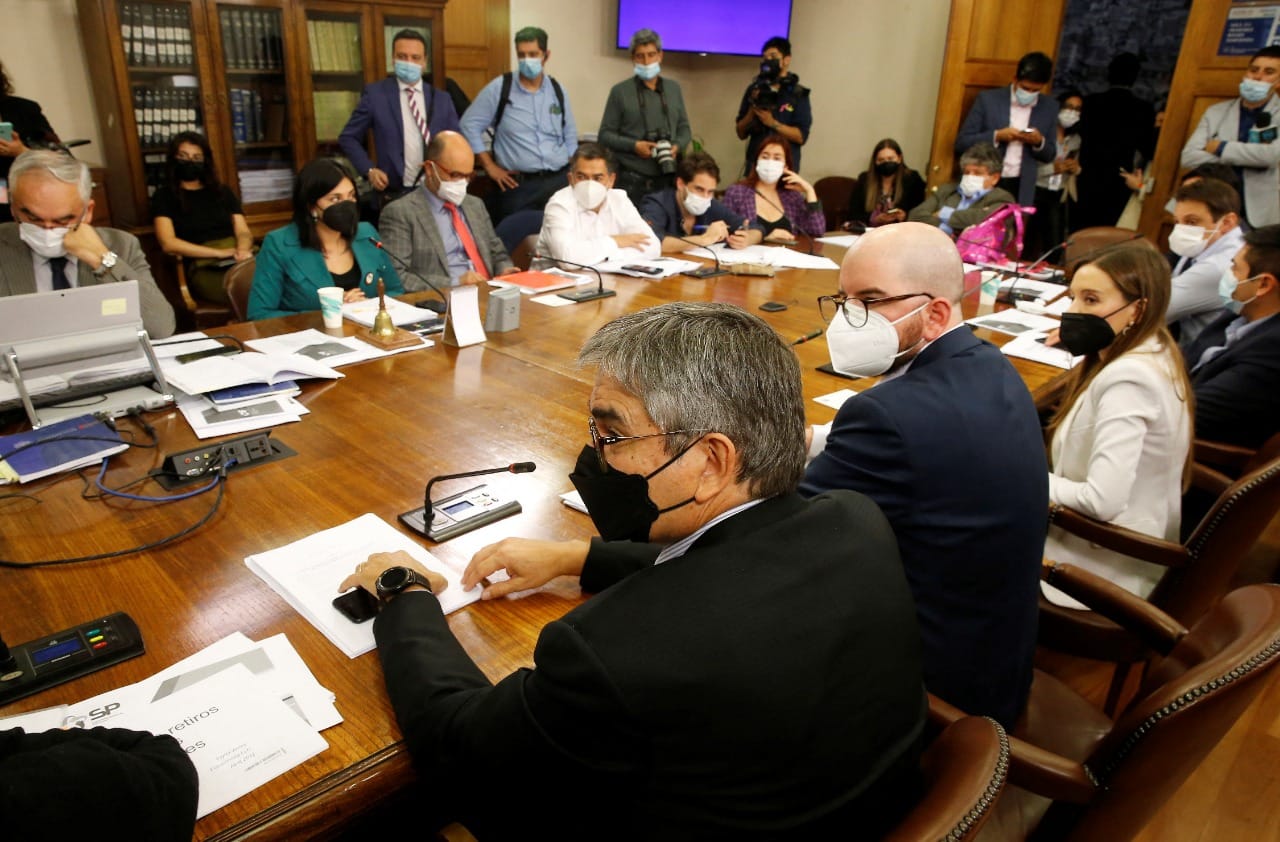Prueba al gobierno de Boric: Diputados deciden sobre dos retiros de fondos de pensiones