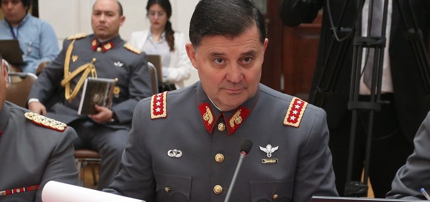 Detenido quedó el excomandante en jefe Ricardo Martínez en caso de fraude en el Ejército