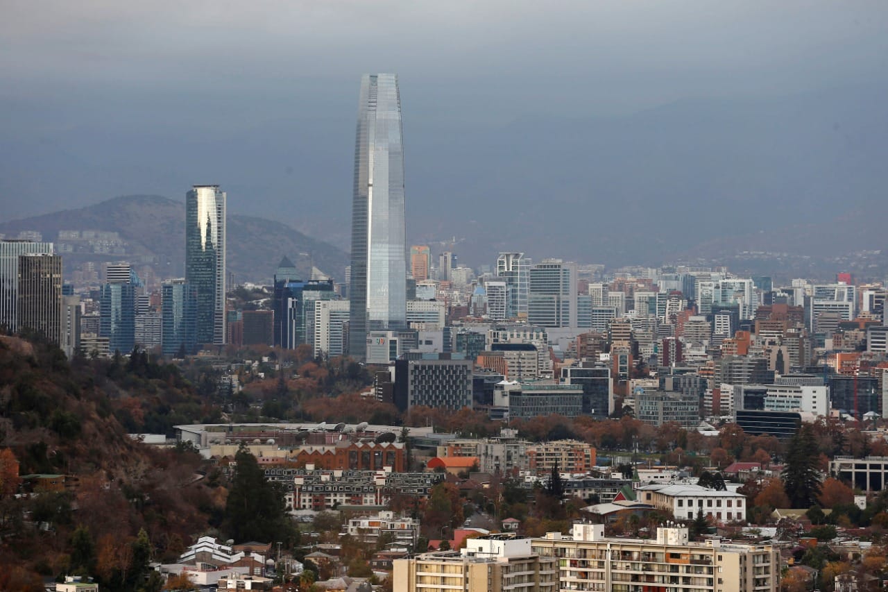 Economía chilena en julio creció en comparación a un año pero bajó respecto a junio