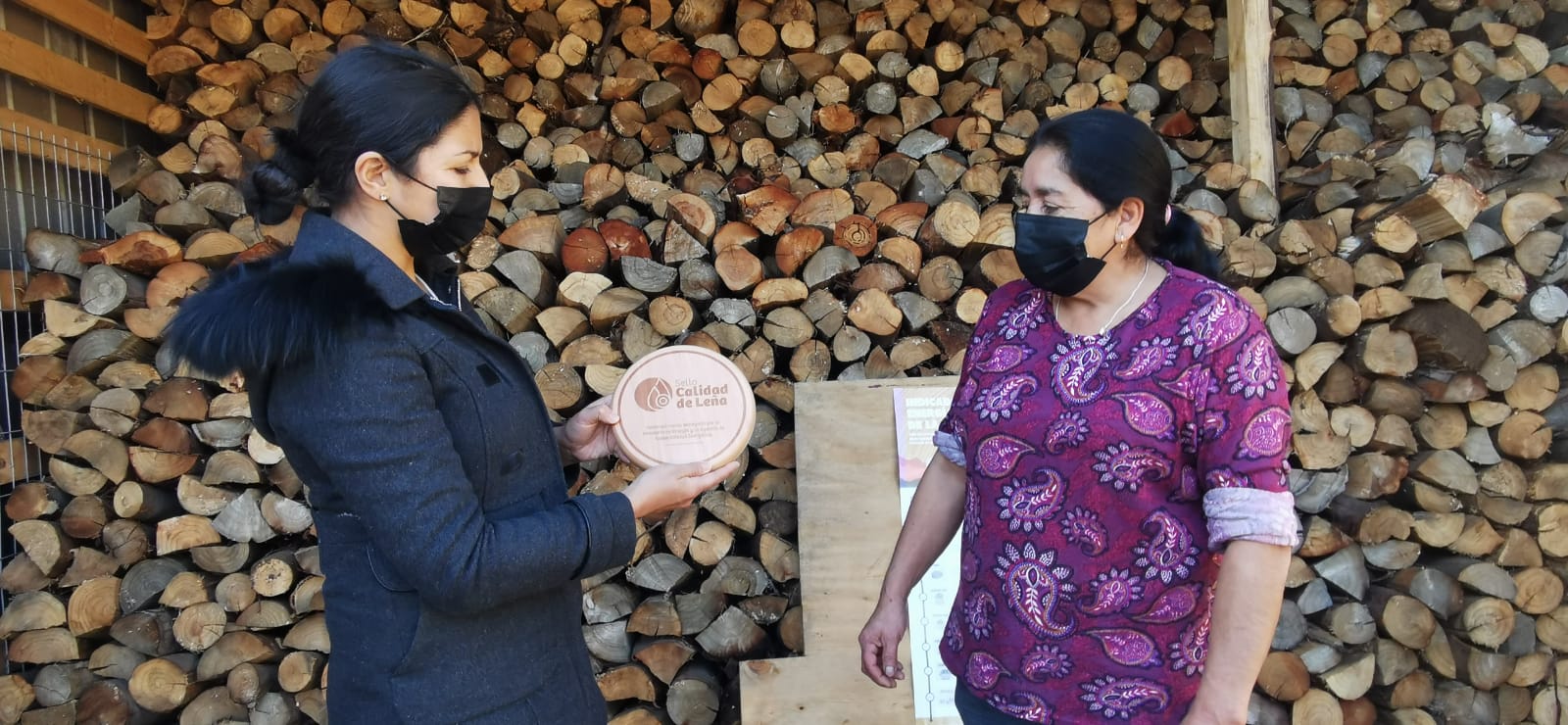 Comerciantes y productores reciben Sello Calidad de Leña en la provincia del Biobío