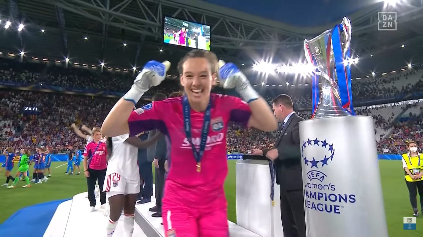 Tiane Endler hace historia y gana la Champions con el Lyon