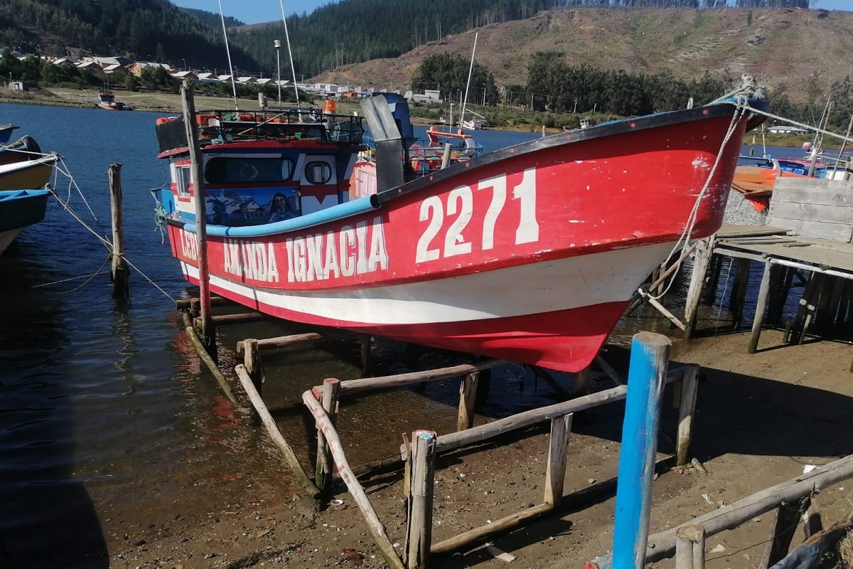 Inician intensa búsqueda de bote que se extravió con cuatro pescadores en Lebu