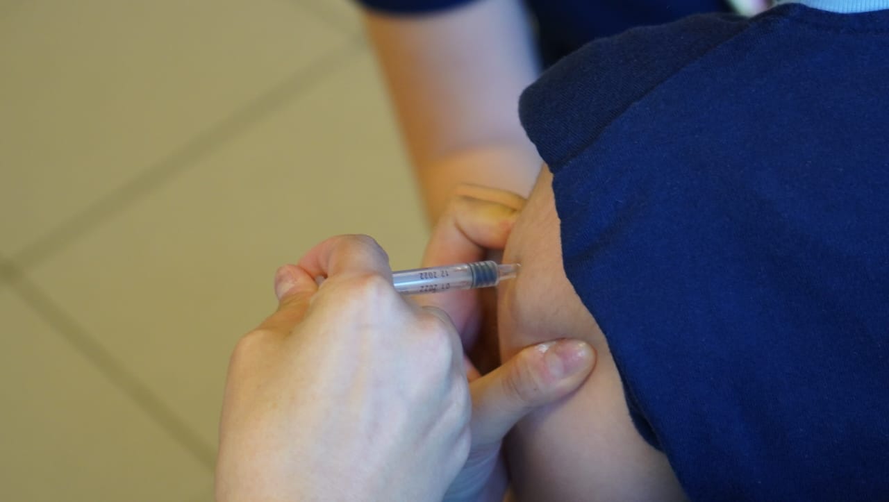 Campaña de vacunación contra la influenza alcanza un 71,2% en la Región del Biobío