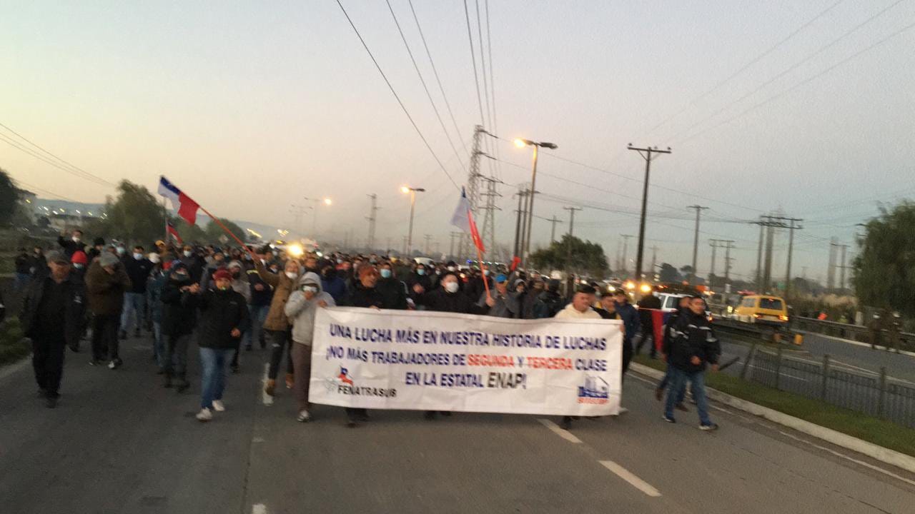 Subcontratados de Enap retoman movilización: “Se ha convertido en una lucha de clases sociales”