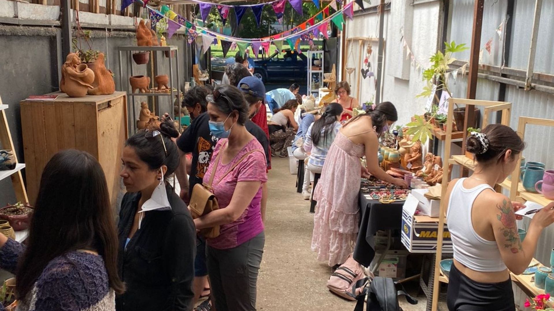Ceramistas del Biobío invitan a su segunda feria en Concepción previo al Día de la Mamá