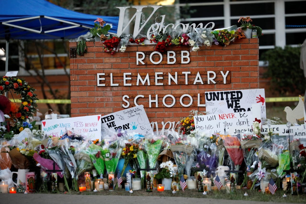 Masacre escolar de Texas: Revelan que niños llamaron al 911 casi una hora antes de que los policías entraran al colegio