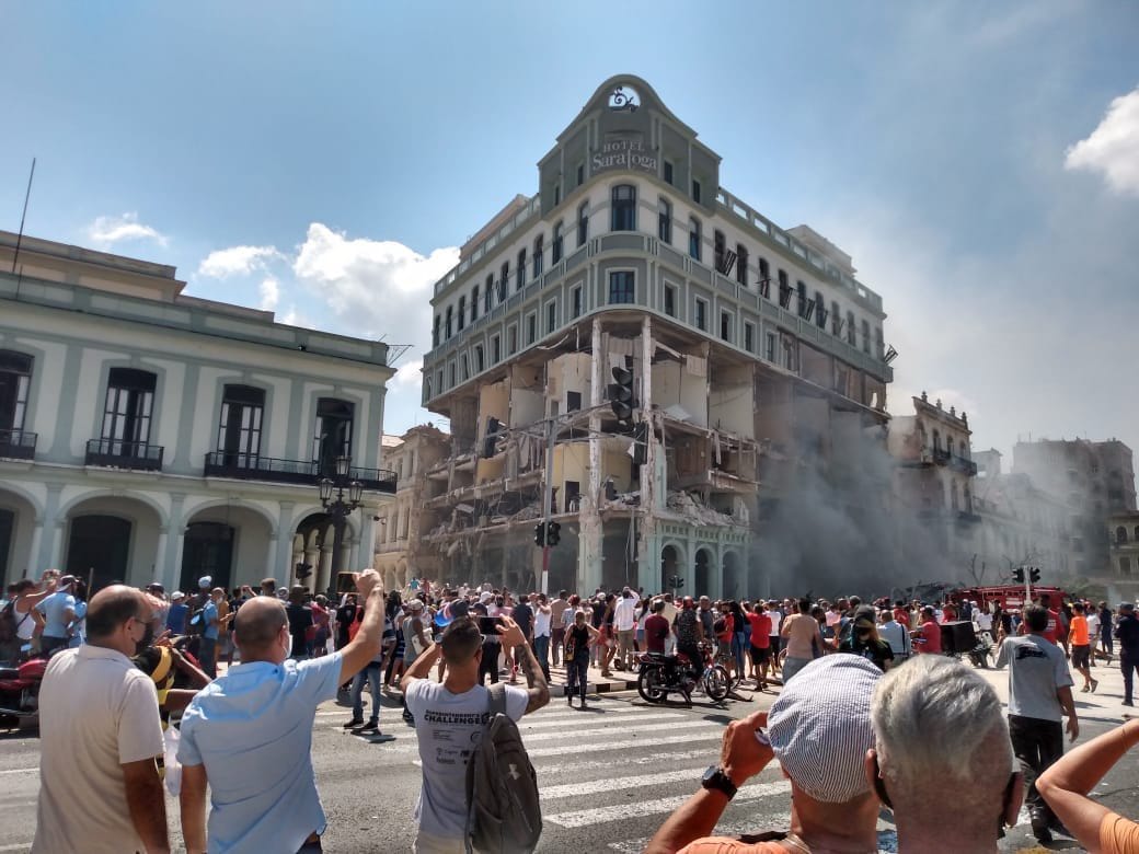Suben a 18 los fallecidos tras fuerte explosión que destruyó un hotel en el centro de La Habana