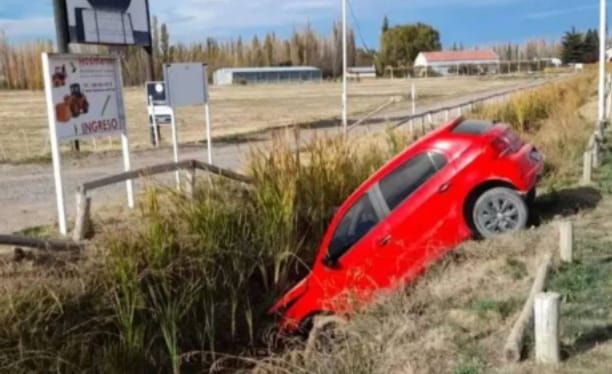 Joven rompió el récord mundial de alcoholemia: Chocó y cayó dentro de un canal