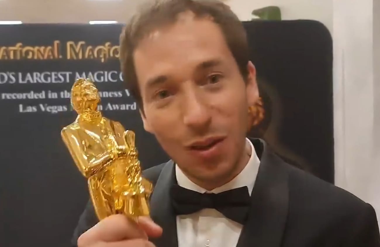 Ilusionista chileno ganó el premio al mejor Geoescapista en certamen mundial de magia