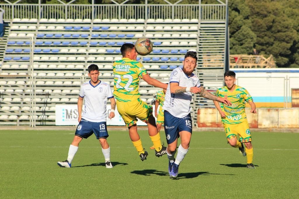 Naval necesita remecer el camarín para volver a los abrazos de gol