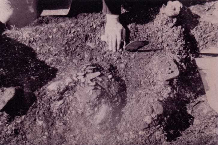 La historia de los 22 cuerpos de los primeros habitantes del Biobío que permanecen en Santiago