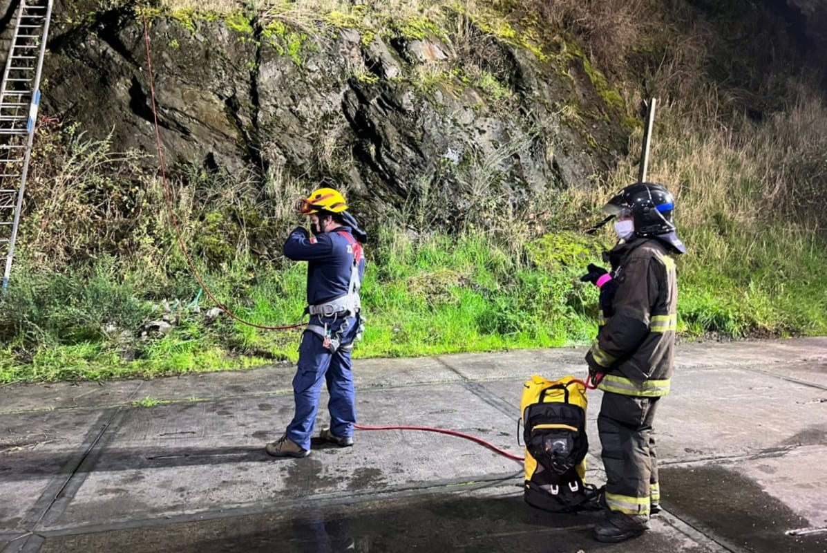 Guardia del SVTI cayó por más de 20 metros en Talcahuano tratando de frustrar robo