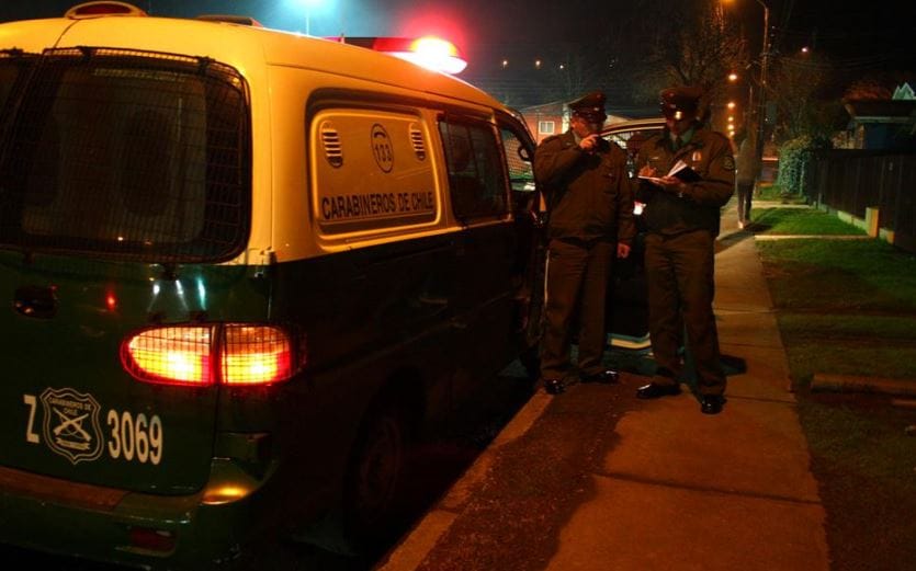 Madre se encerró en el baño con sus hijos: Entraron a robar a su casa y amenazaban con matarla