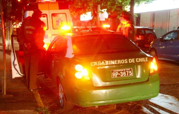 Robaban celulares desde un auto: Detienen a tres sujetos en La Reina