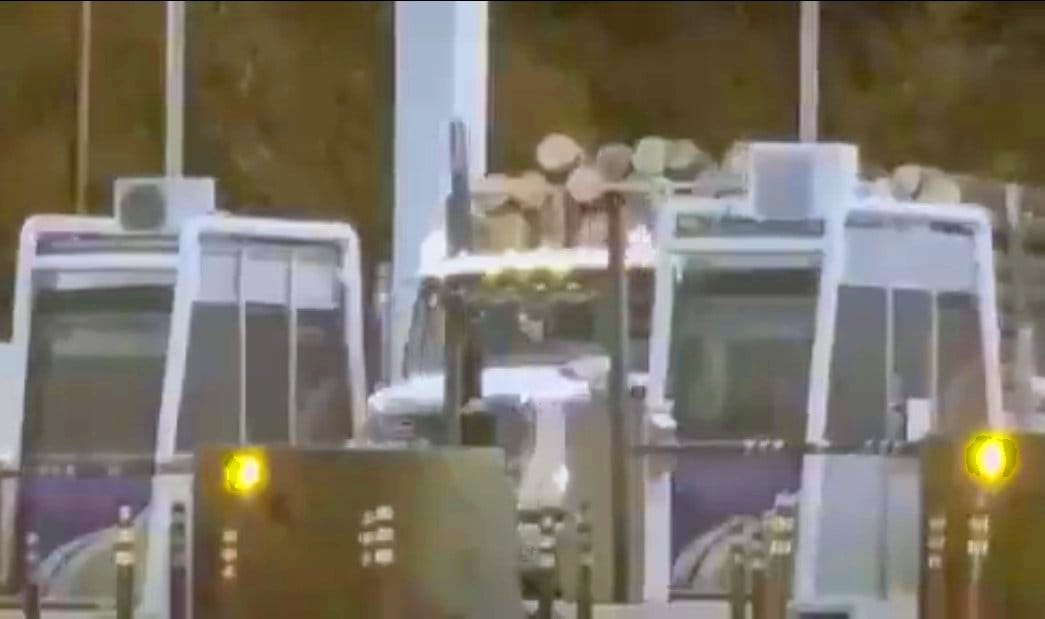 Captan a camiones madereros rompiendo barreras de Agua Amarilla: Eluden pago y pesaje