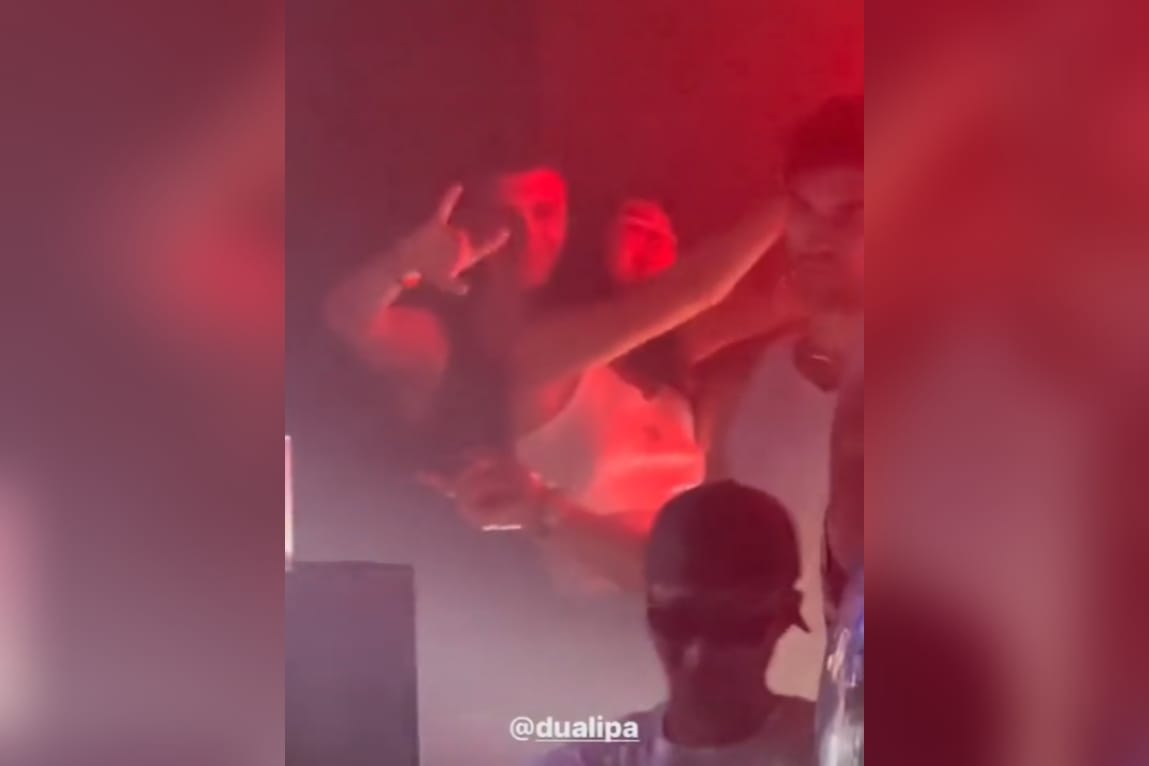 ¿Nuevo romance?: Captan a Dua Lipa bailando con Aron Piper en local nocturno