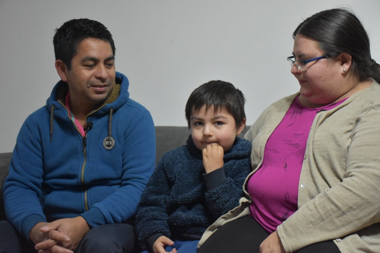 Familia de Yumbel clama por ayuda para salvar vida de hijo de 4 años: Necesita millonario monto para operación
